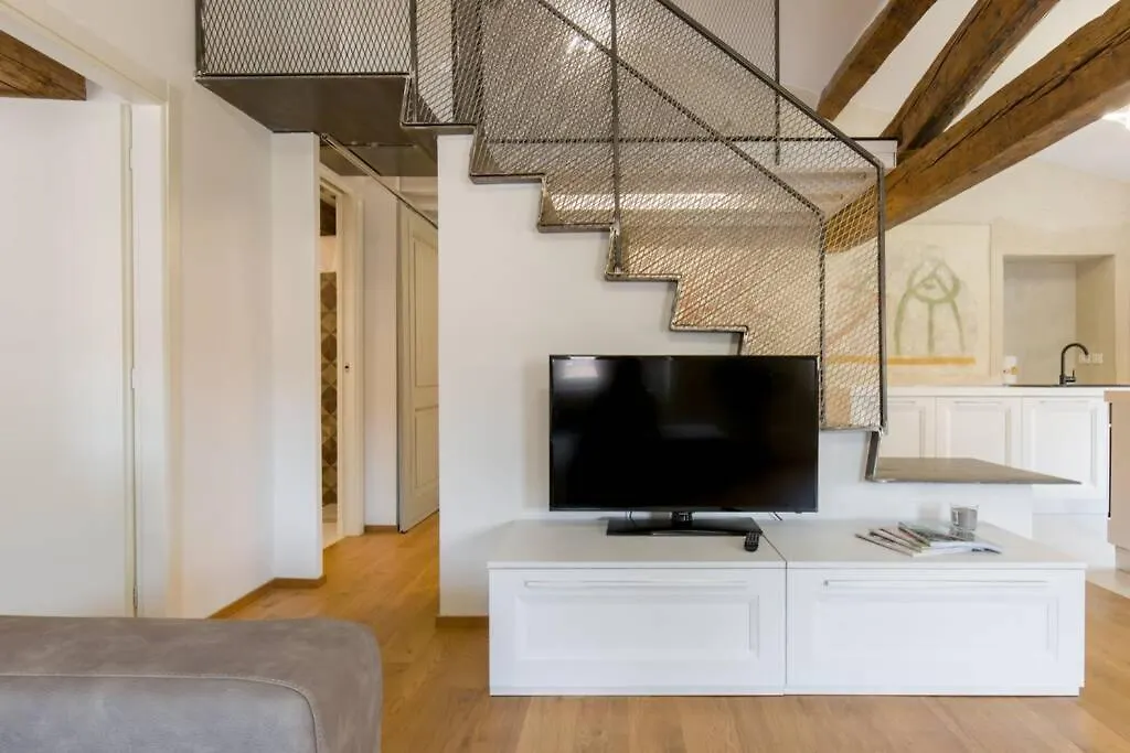 Апартаменты Luxury Design Apt With Amazing View Верона 0*,  Италия